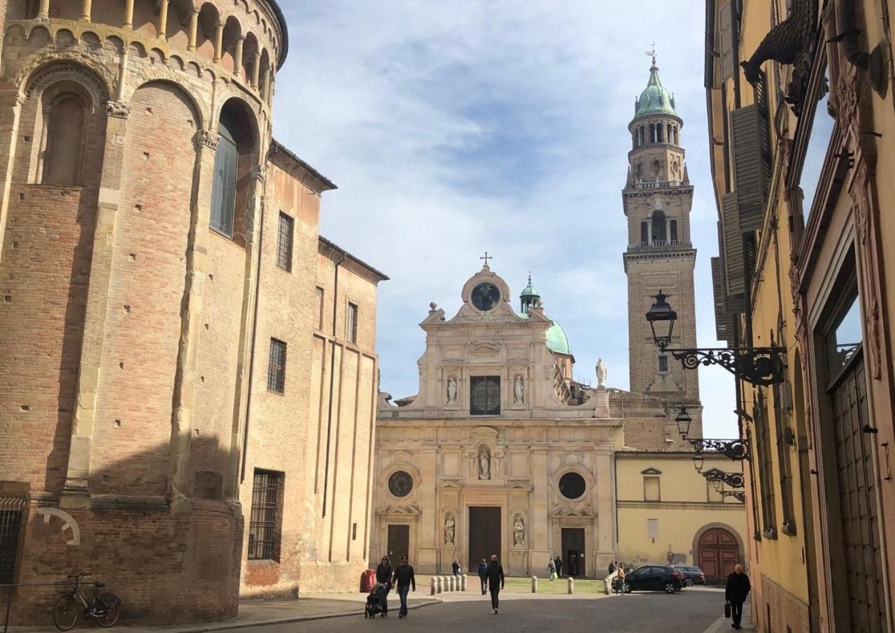 Luxury 6 Al Duomo Di Parma Lägenhet Exteriör bild