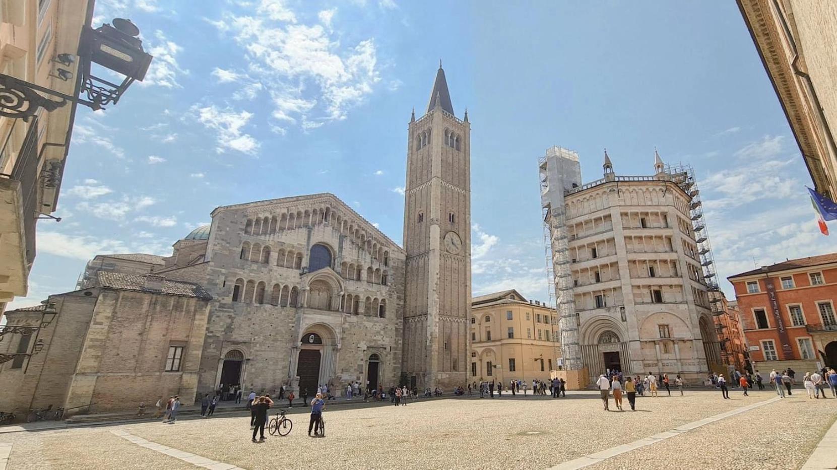 Luxury 6 Al Duomo Di Parma Lägenhet Exteriör bild